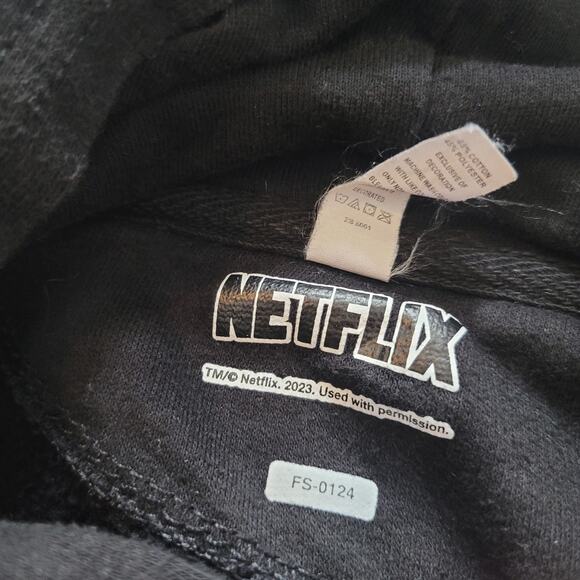 Stranger Things Size Youth L Black Hoodie Flame Logo Netflix Merch Sweatshirt - Picture 7 of 9